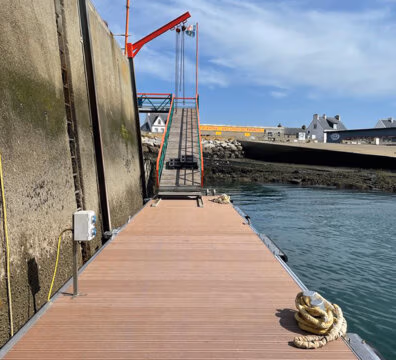 Ponton flottant pour la SNSN de Penmarc'h