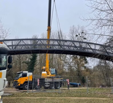 Livraison et installation de la passerelle de Vouillé (86)