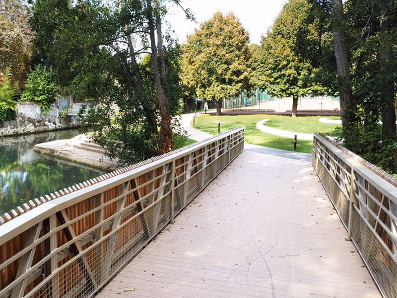 Passerelle de franchissement - Crécy-La-Chappelle