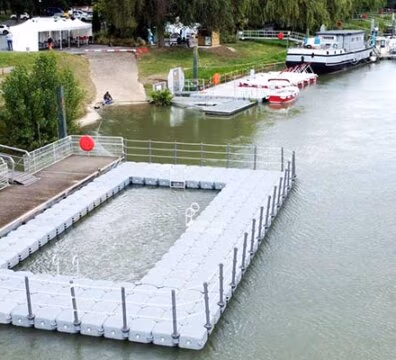 Piscine flottante de Neuilly-sur-Marne