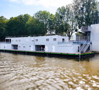 Base flottante pour la Police fluviale - SOLIDEO