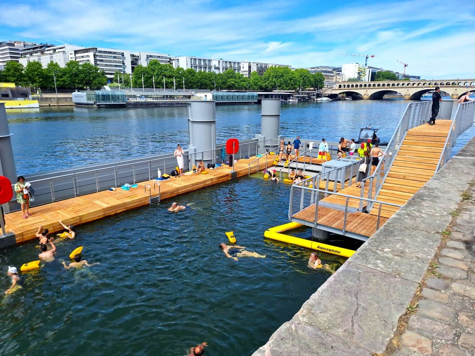 Site de baignade au quai de Bercy - Paris