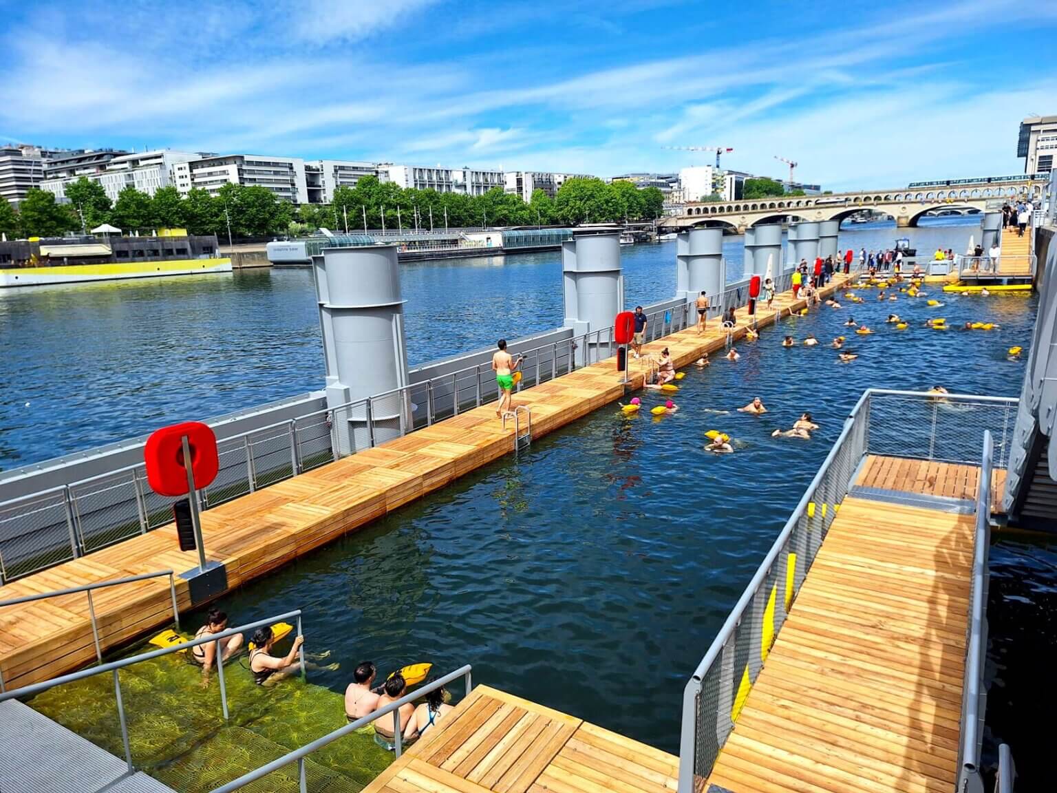 Site de baignade au quai de Bercy - Paris