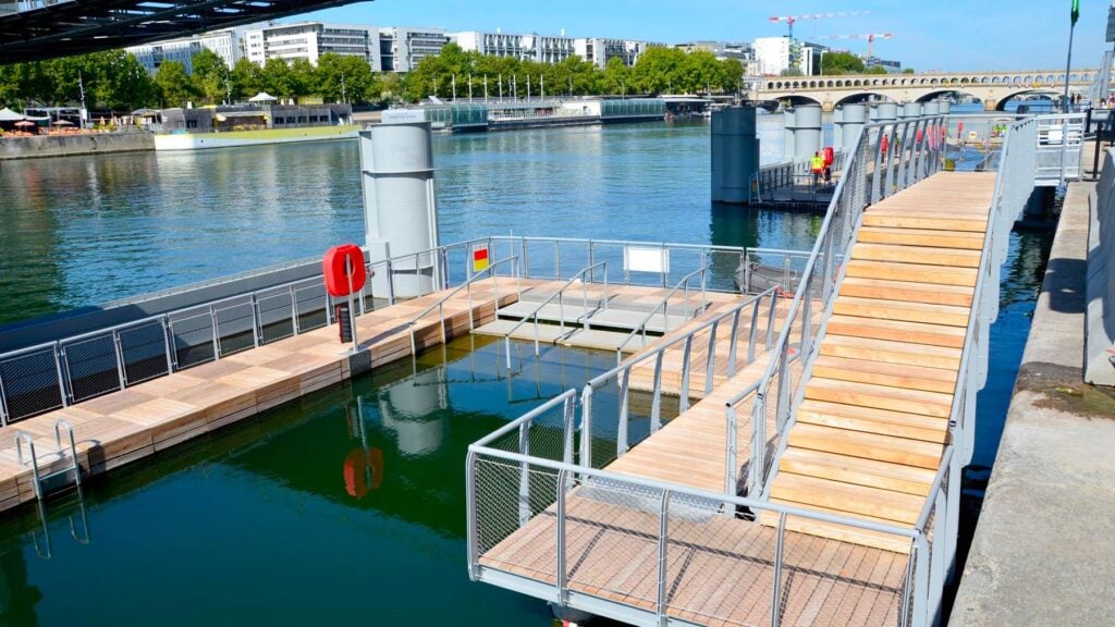 Site de baignade au quai de Bercy, Paris