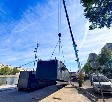 Installations des embarcadère en acier, les Vedettes de la Seine, Paris