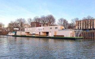 Base flottante pour la Police fluviale